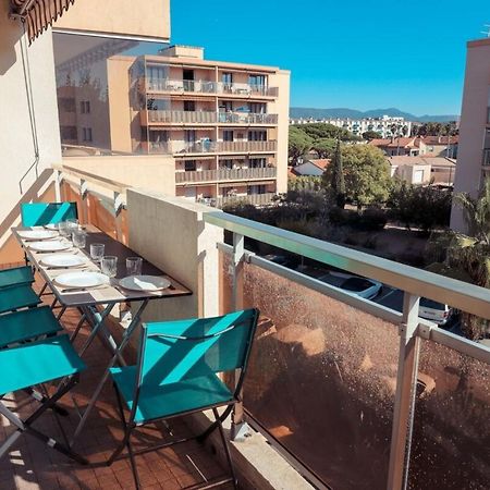 Chic Appart Du Port Fréjus Eksteriør bilde