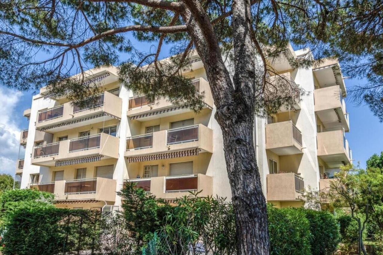 Chic Appart Du Port Fréjus Eksteriør bilde