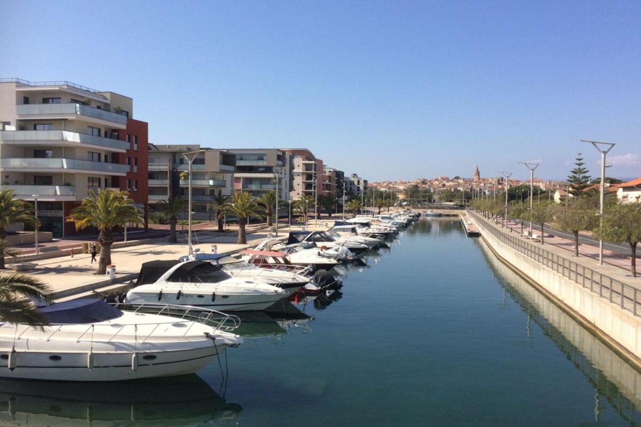Chic Appart Du Port Fréjus Eksteriør bilde